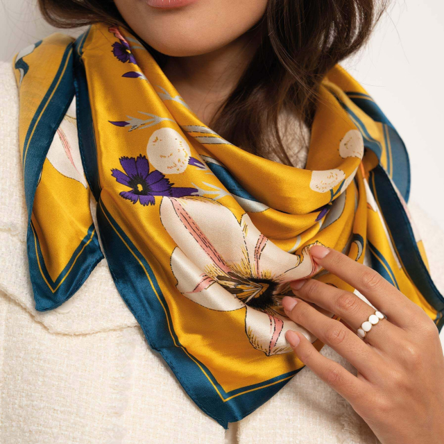 Foulard carré de soie Garden Foulard Femme - Bijoux et accessoires pas chers pour femme Luzaka Ref.10125