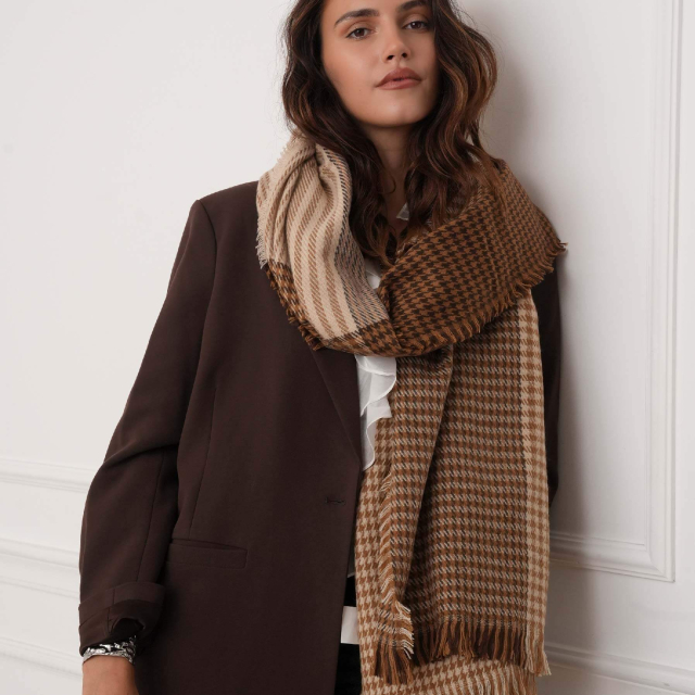 Echarpe pied de poule marron