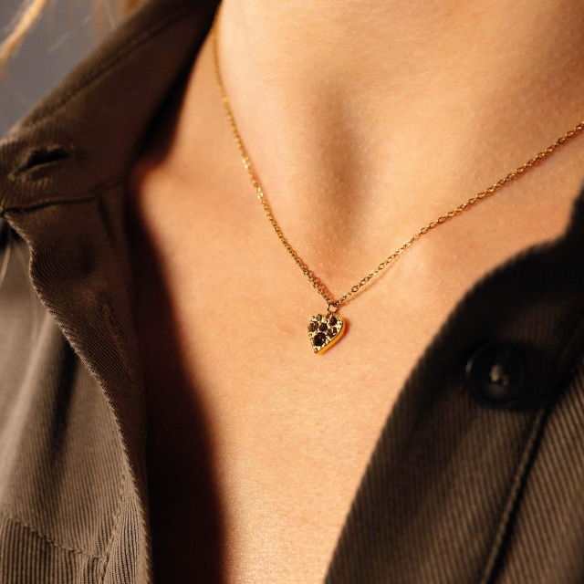 Large choix de Collier - Pendentif  de bijoux en acier