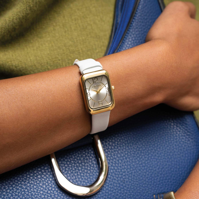 Large choix de Montre  de bijoux en acier, de montres et de sacs à main sur luzaka.com. Montre Lara blanche - Réf : 11515