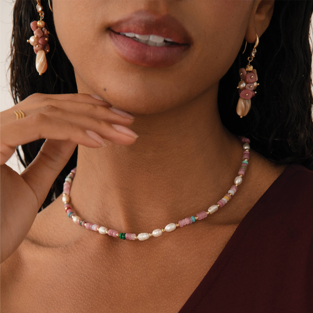 Collier Taho pierres Rhodonite, Agate, nacre doré or