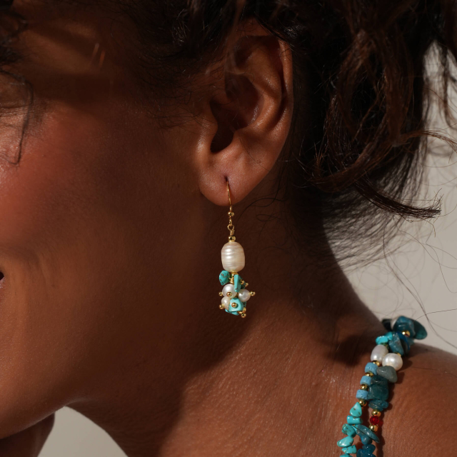 Boucles Taho pierres Turquoise, nacre doré or