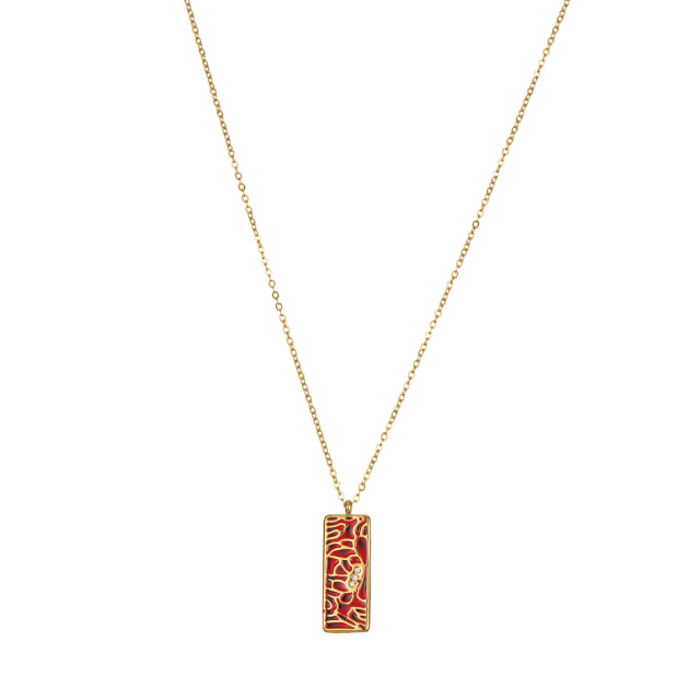Collier Artiste rouge acier doré or : Trouver les plus beaux bijoux femme de la saison