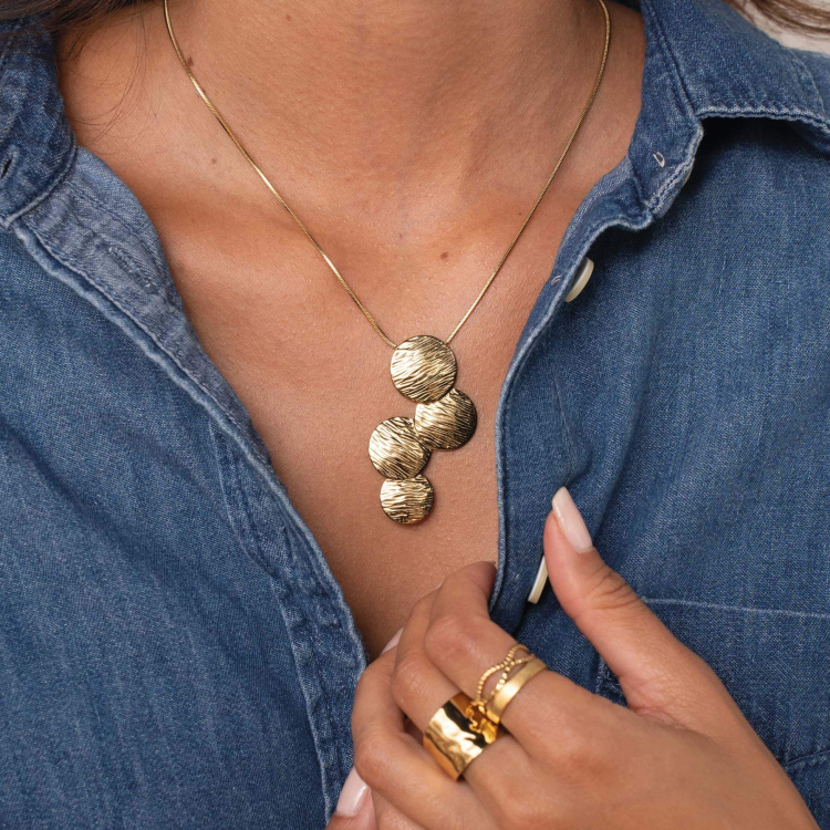 Large choix de Collier - Pendentif  de bijoux en acier