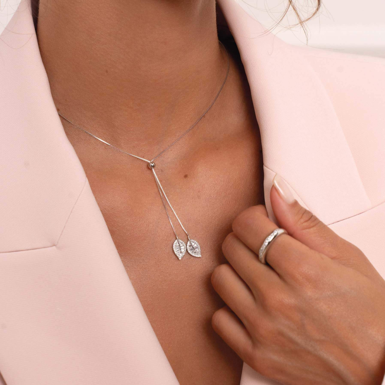 Large choix de Collier - Pendentif  de bijoux en acier