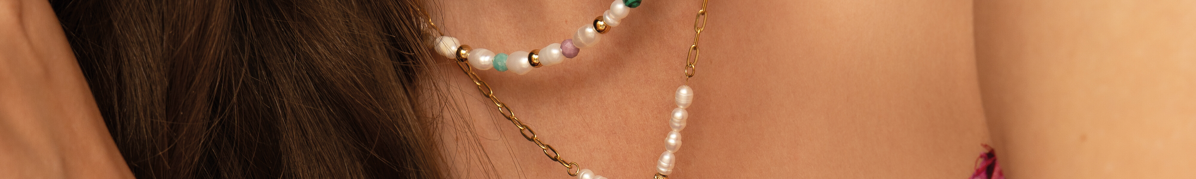 Tous les bijoux en acier inoxydable, pierres naturelles et nacre pour femme
