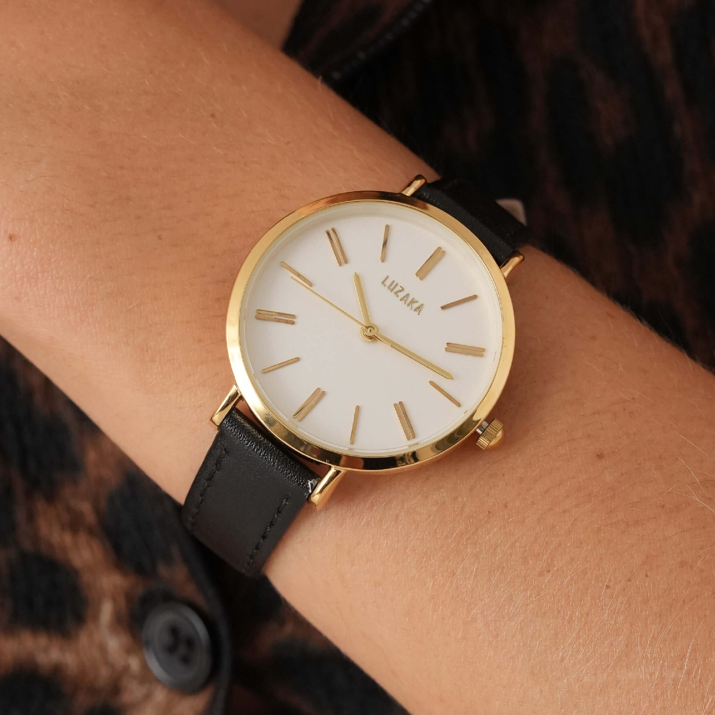 <span style= "letter-spacing: 0px; font-family: 'Oswald'; font-weight: 600; text-decoration: none;">MONTRES FEMME</span></p> Montre femme