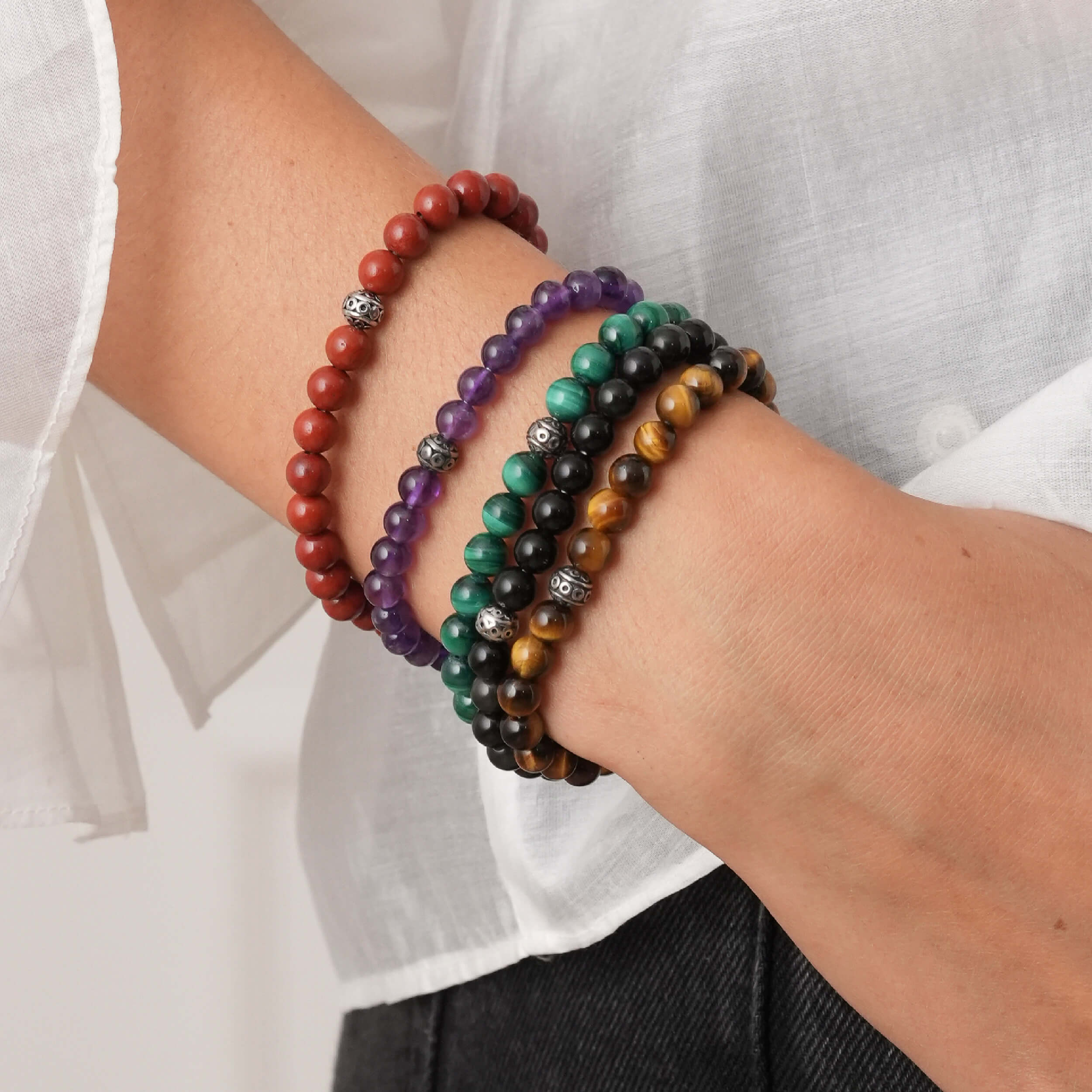 <span style= "letter-spacing: 0px; font-family: 'Oswald'; font-weight: 600; text-transform: uppercase; text-decoration: none;">Pierres naturelles</span></p> Boucles Luzaka