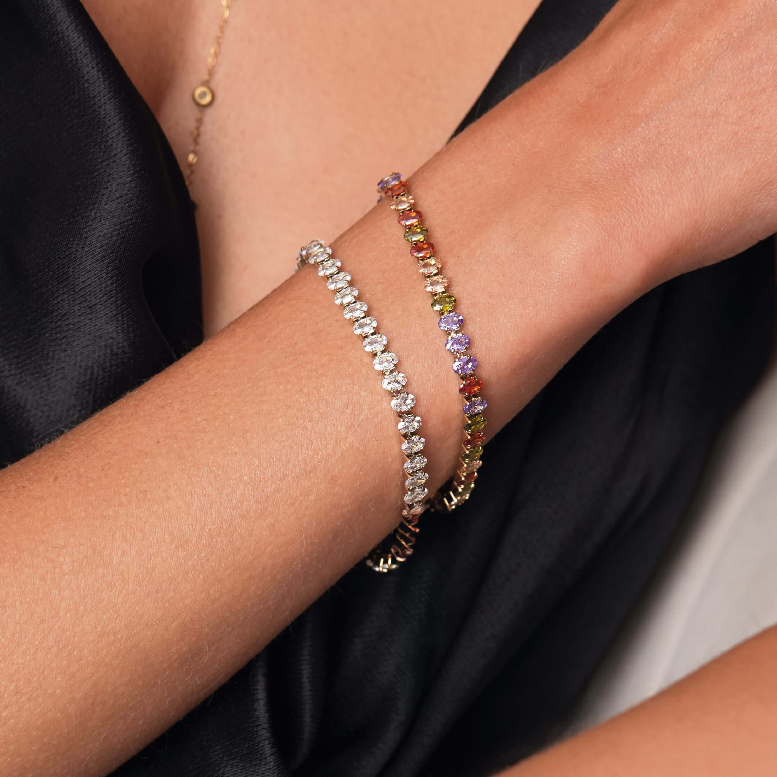 <span style= "letter-spacing: 0px; font-family: 'Oswald'; font-weight: 600; text-transform: uppercase; text-decoration: none;">Strass & zircons</span></p> Collection strass et zircons